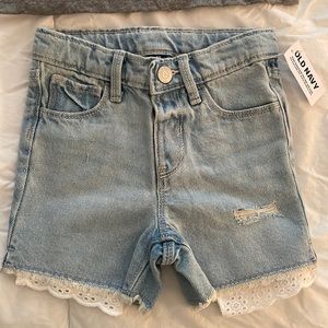 Old Navy girls items brand new with the tags on! Sizes 4T and 5T